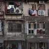 Жители Гонконга живут в "апартаментах-гробах" (фото)