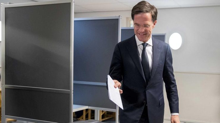Выборы в Нидерландах: побеждает партия премьера Рютте