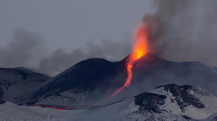 В Италии в результате извержения вулкана пострадали люди