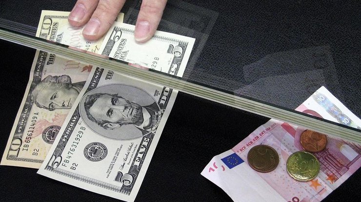 Курс доллара в Украине начал стремительно снижаться