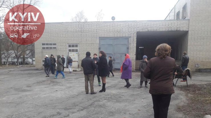 Под Киевом в центре переселенцев устроили разборки