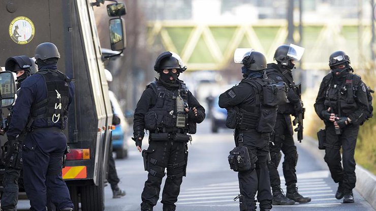 В Париже из-за сообщения о бомбе эвакуировали прокуратуру 