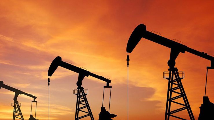 Мировые цены на нефть продолжают стремительно снижаться 