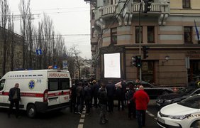 Расстрел в центре Киева: на место убийства прибыла жена Вороненкова 
