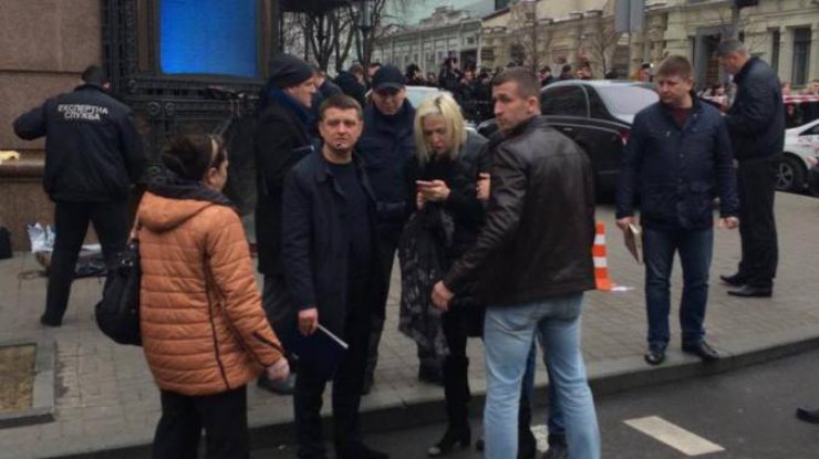 Расстрел в центре Киева: на место убийства прибыли Луценко и Матиос 