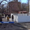 В Николаеве снесли "дворик" депутата в многоэтажном доме