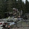 В Швеции танк с военными провалился под лед во время учений 