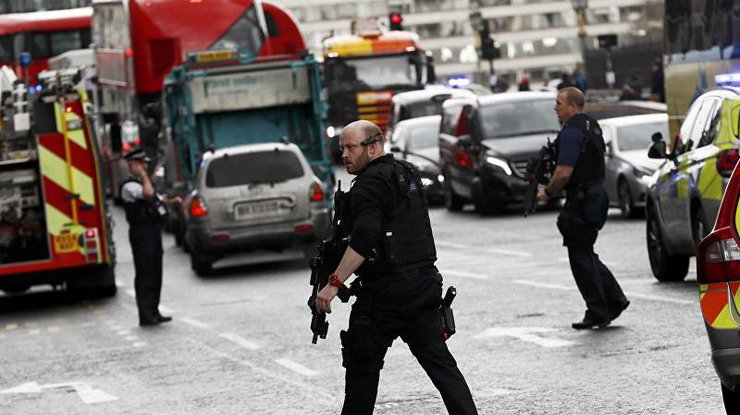 Теракт в Лондоне: полиция опровергла связь нападавшего с джихадистами
