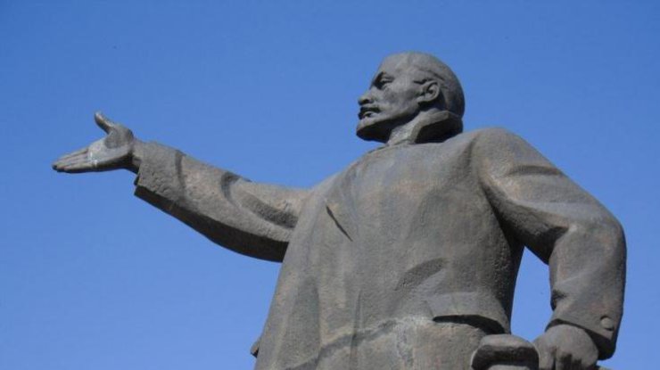 В Чопе продали четырехтонный памятник Ленину 