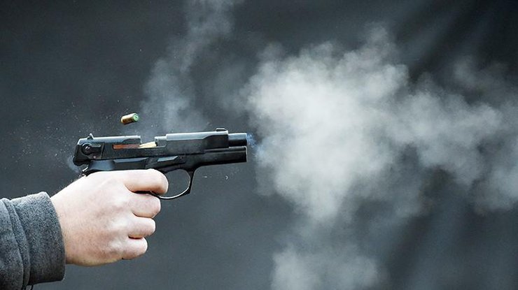 19-летний парень использовал пневматический пистолет - именно с него он осуществлял выстрелы 