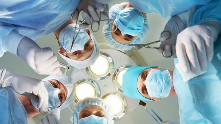 Фото: Киевские хирурги провели успешную операцию на лице