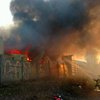 В Киеве на Петровке горят склады (фото, видео)