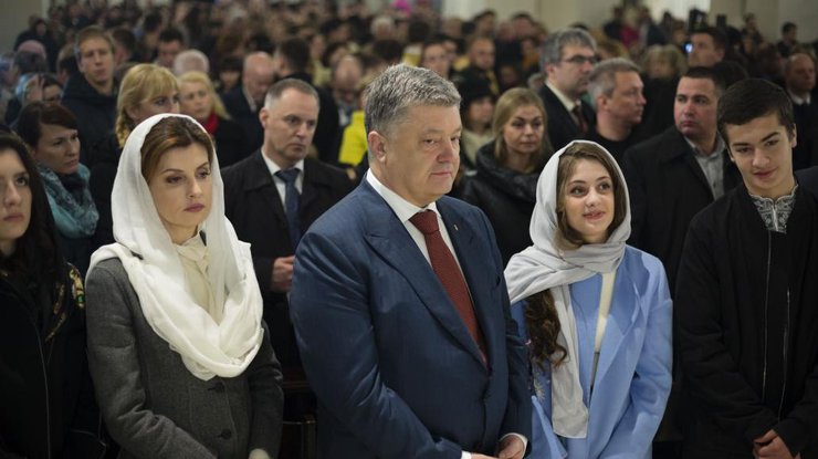 Президент пожелал украинцам твердой веры