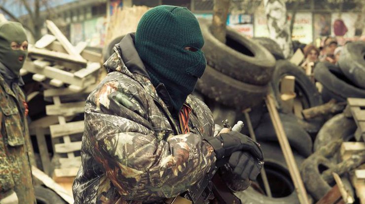 На Донбассе боевик жестоко избил местную жительницу