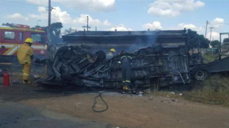 Авария в Южной Африке: погибли 20 школьников. Фото из Twitter