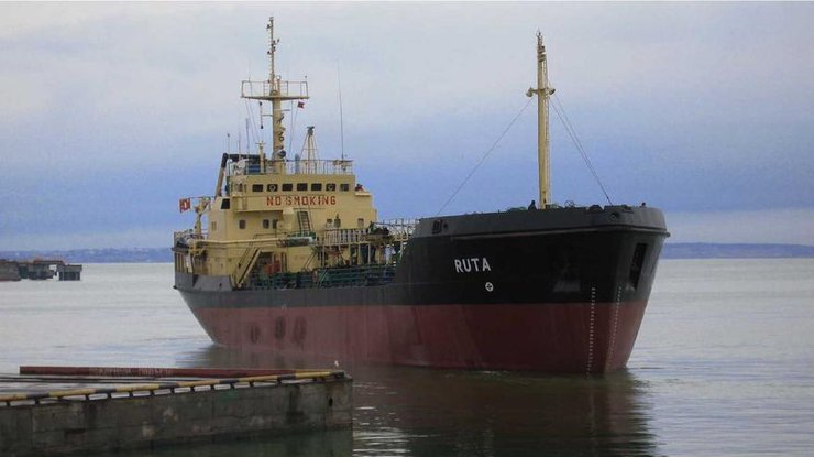 В Ливии со стрельбой захватили украинское судно по подозрению в контрабанде нефти 