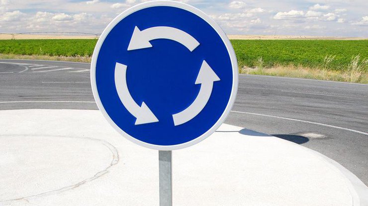 В Украине изменили правила движения автомобилей на перекрестках