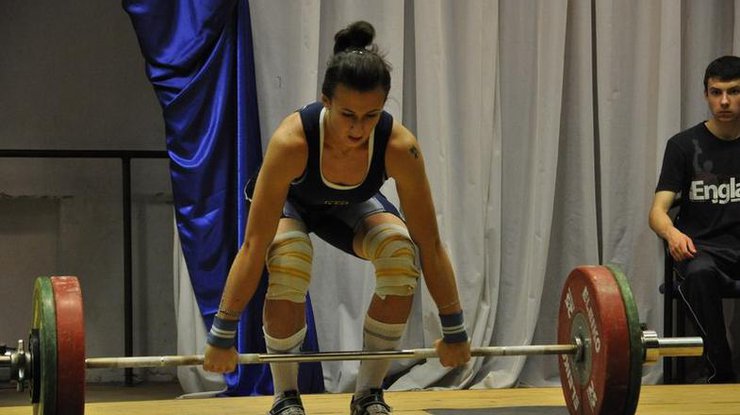 Украинская спортсменка завоевала "серебро" на чемпионате Европы по тяжелой атлетике