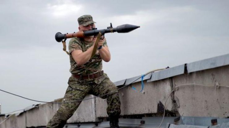 На Донбассе боевики продолжают интенсивные обстрелы, ранены пять украинских военных 