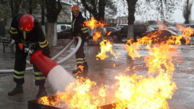 В "Борисполе" тушили пожар и ловили преступников