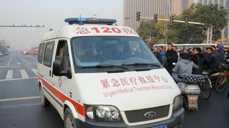 В Китае перевернулся туристический автобус, погибли три человека