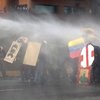 В Венесуэле автомобиль насмерть сбил помогавшего раненым врача 