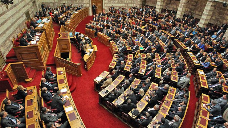 Парламент Греции утвердил пакет мер для жесткой экономии 