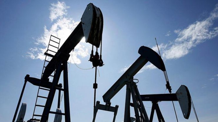 Мировые цены на нефть продолжают стремительно снижаться