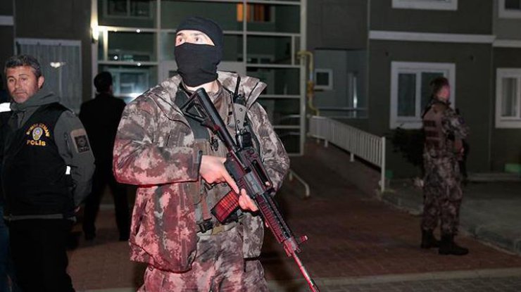 В Турции застрелили двух подозреваемых в подготовке теракта