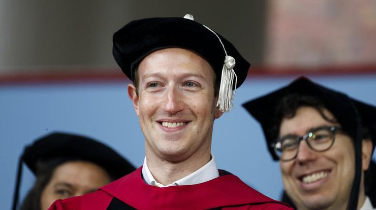 Цукерберг получил диплом Гарварда спустя 12 лет после отчисления 