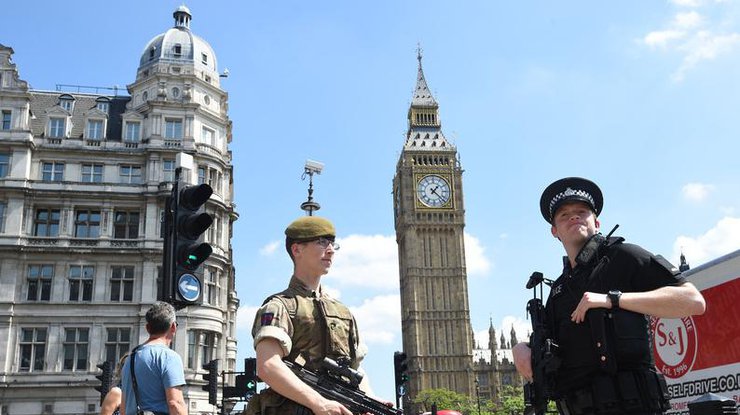 В Лондоне задержали четырех жителей, готовивших теракт 