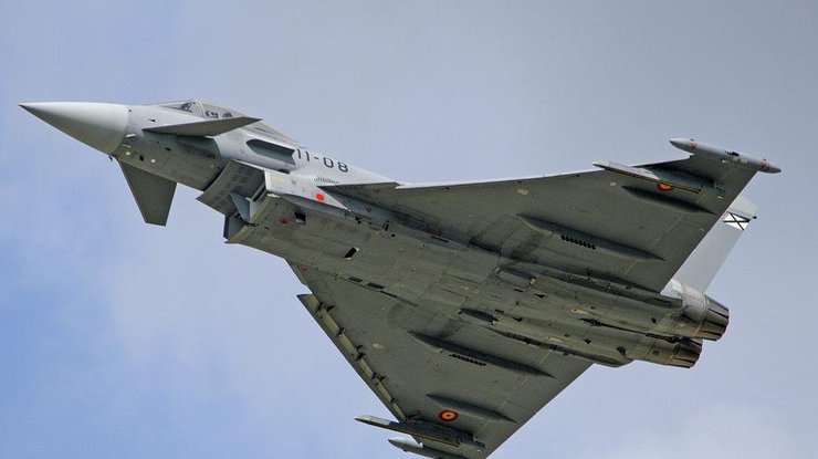 Британия подняла по тревоге истребители для перехвата российских самолетов