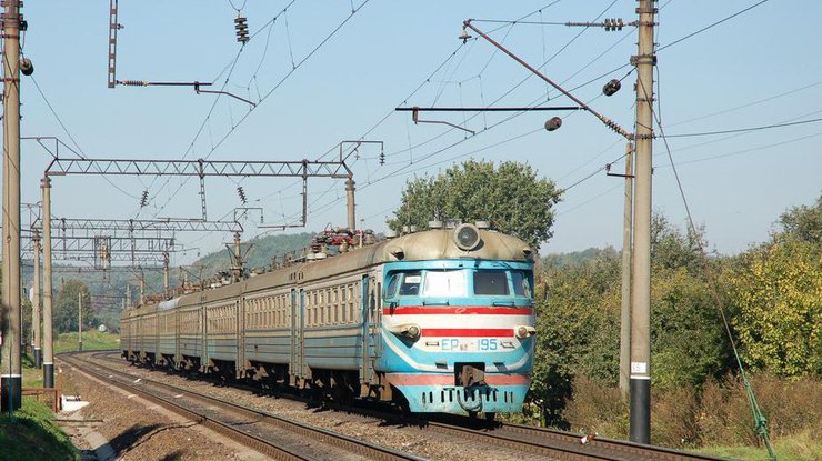 Пассажирские поезда будут останавливаться в центре Львова