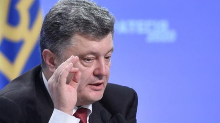 Президент Украины Петр Порошенко призвал лидеров "Большой семерки" вспомнить историю