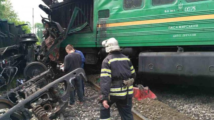 В Хмельницкой области столкнулись два поезда 