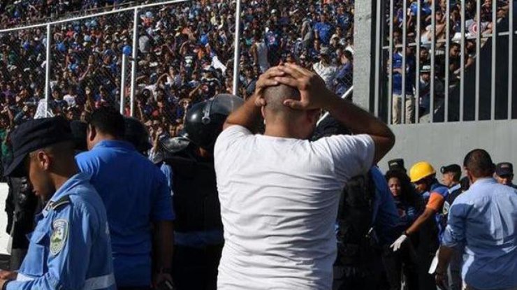 В Гондурасе в давке перед футбольным матчем погибли четыре человека. Фото: Twitter