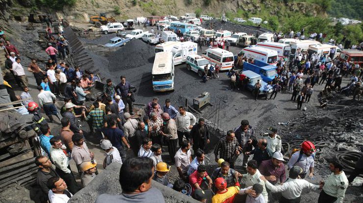 В Иране взорвалась шахта, погибли 20 человек 