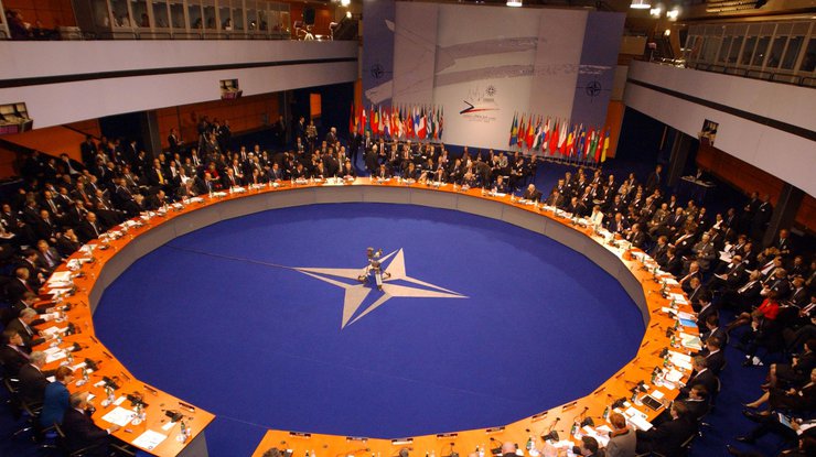  США требует от НАТО участия в операции против ИГИЛ