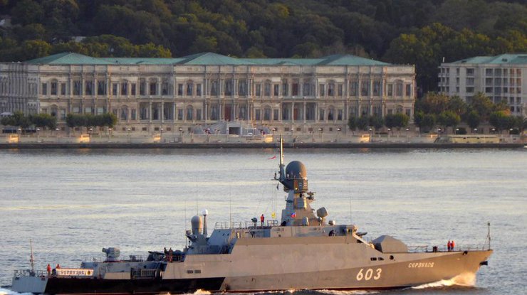 В Латвии заявили о приближении к границе трех военных кораблей России 