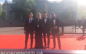 Евровидение 2017: ведущие не надели на красную дорожку костюмы, ценой в миллион