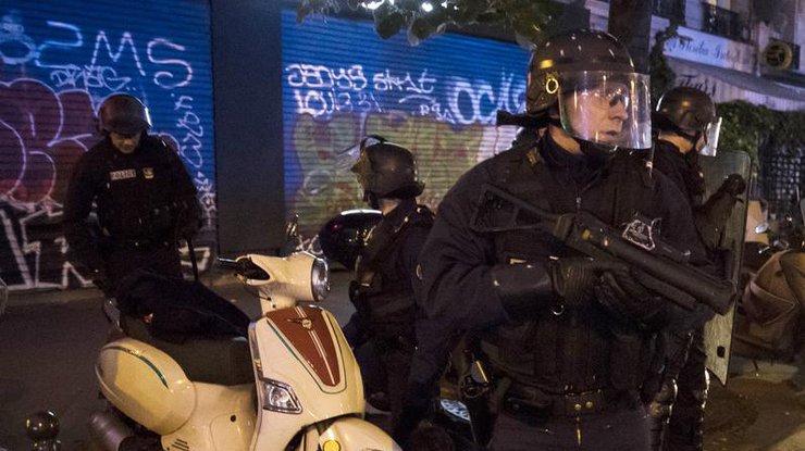 В Париже произошли столкновения противников Макрона с полицией 