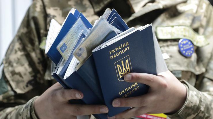 Безвизовый режим: сколько украинцев пересекли границу за два дня