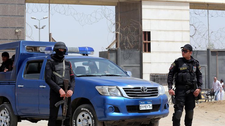 В Египте подорвали полицейский автомобиль, есть погибшие 