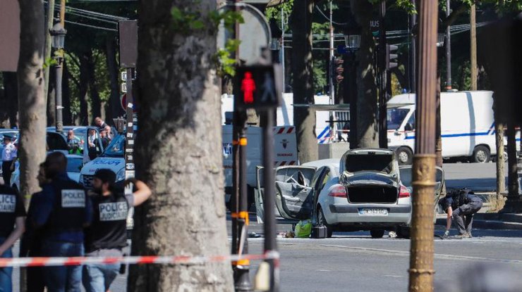 Нападение в Париже: стали известны подробности