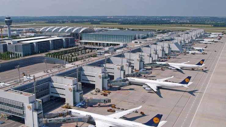 Украинские дипломаты будут дежурить в аэропортах Мюнхена в первый день безвиза
