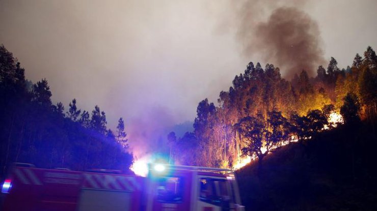 В Португалии разбился пожарный самолет