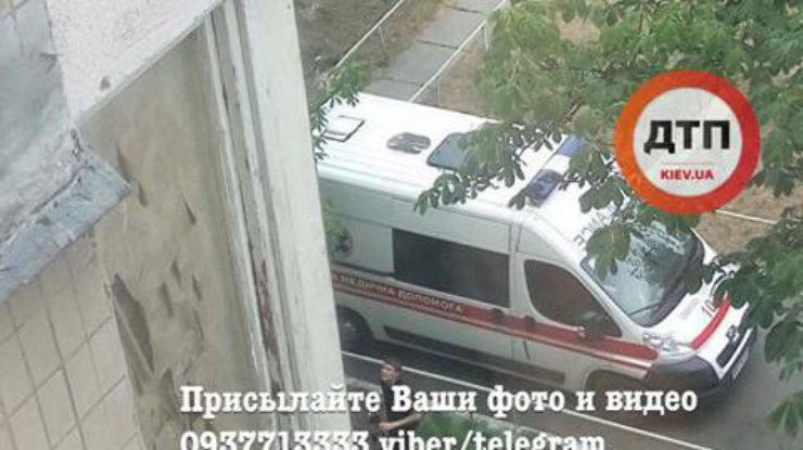 В Киеве АТОшник выпал из окна многоэтажки