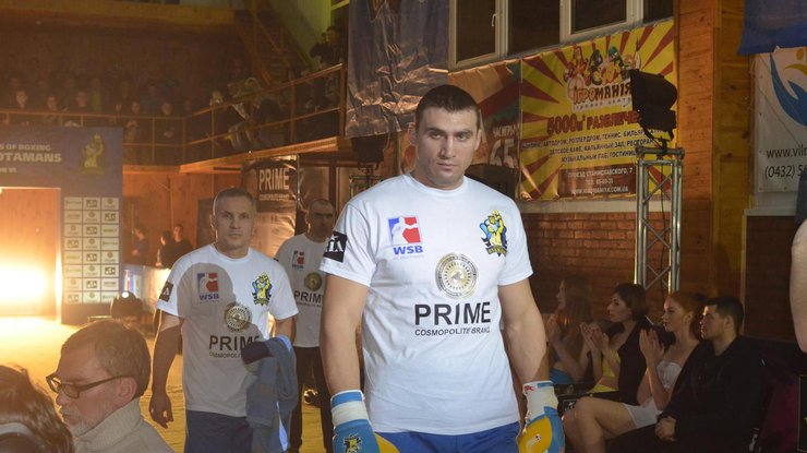 Украинец завоевал третье "золото" на чемпионате Европы по боксу