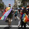 В Тель-Авиве сотни тысяч человек вышли на гей-парад (фото)