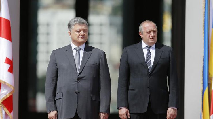 Украина возобновит суверенитет над Донбассом и Крымом - Порошенко 